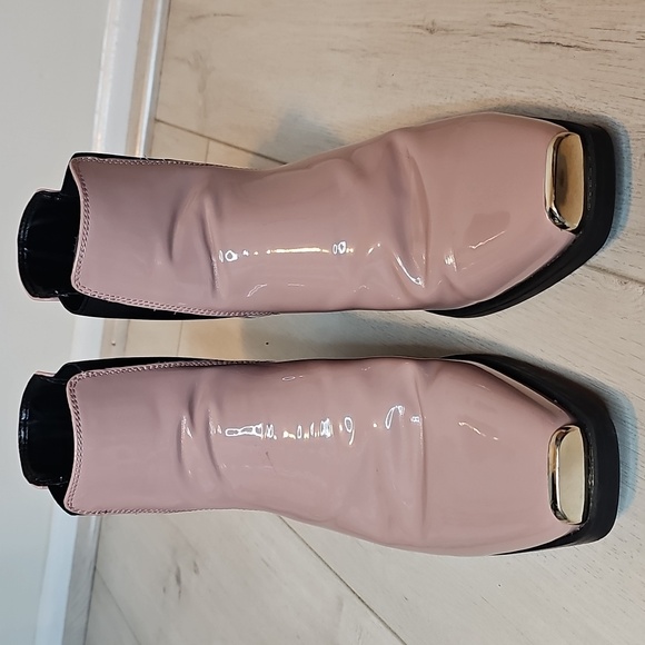 ASOS DESIGN Wide-Fit Cuban Heel Western Chelsea Boots Patent Pink 9W - Picture 3 of 12